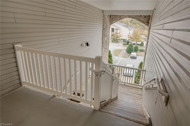 7100 W Friendly Avenue 310, Greensboro, NC 27410