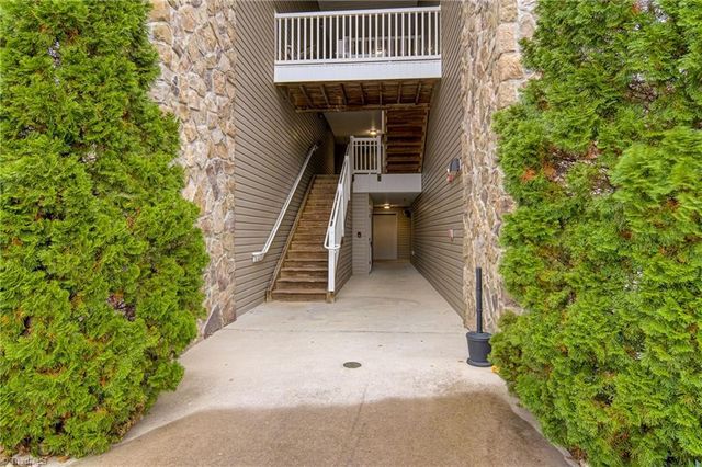 7100 W Friendly Avenue 310, Greensboro, NC 27410