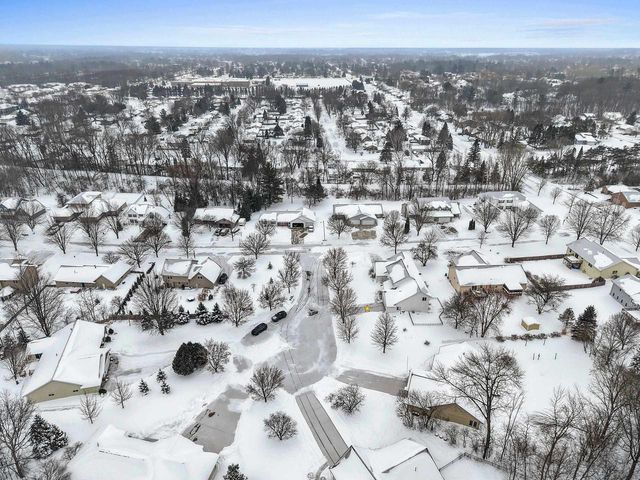 2700 MAPLE HILLS DRIVE, Green Bay, WI 54313