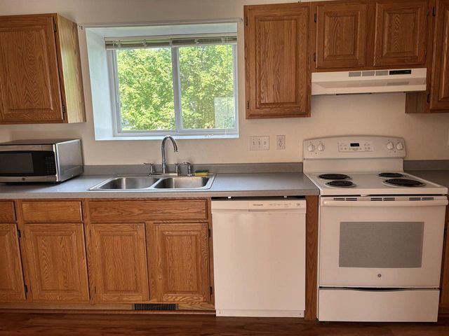 2700 MAPLE HILLS DRIVE, Green Bay, WI 54313