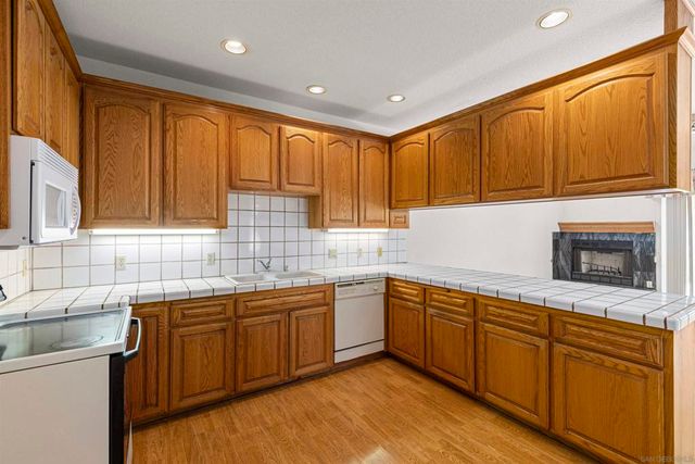 2448 Sacada Cir, Carlsbad, CA 92009