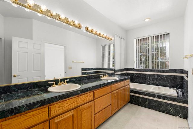 2448 Sacada Cir, Carlsbad, CA 92009