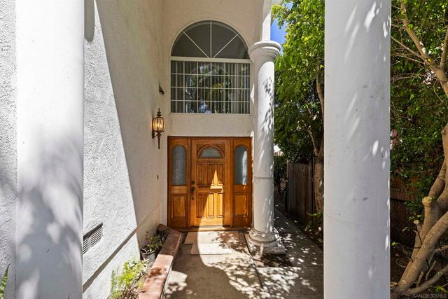 2448 Sacada Cir, Carlsbad, CA 92009