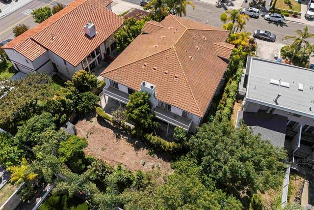 2448 Sacada Cir, Carlsbad, CA 92009