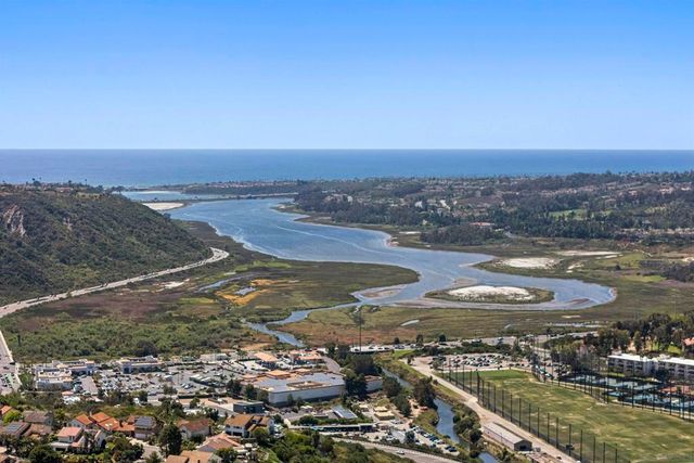 2448 Sacada Cir, Carlsbad, CA 92009