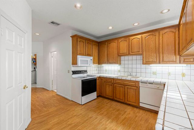 2448 Sacada Cir, Carlsbad, CA 92009