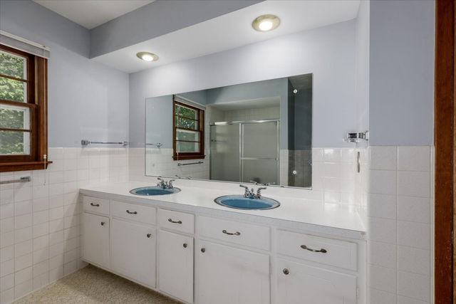 4030 45th Street, Des Moines, IA 50310