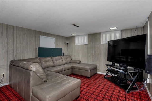 4030 45th Street, Des Moines, IA 50310