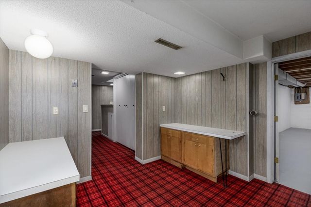 4030 45th Street, Des Moines, IA 50310