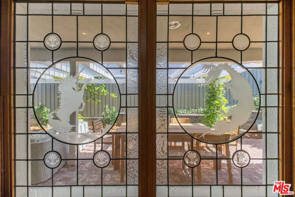 Image 22 of property listing at 2059 Kenilworth Avenue, Los Angeles, CA 90039