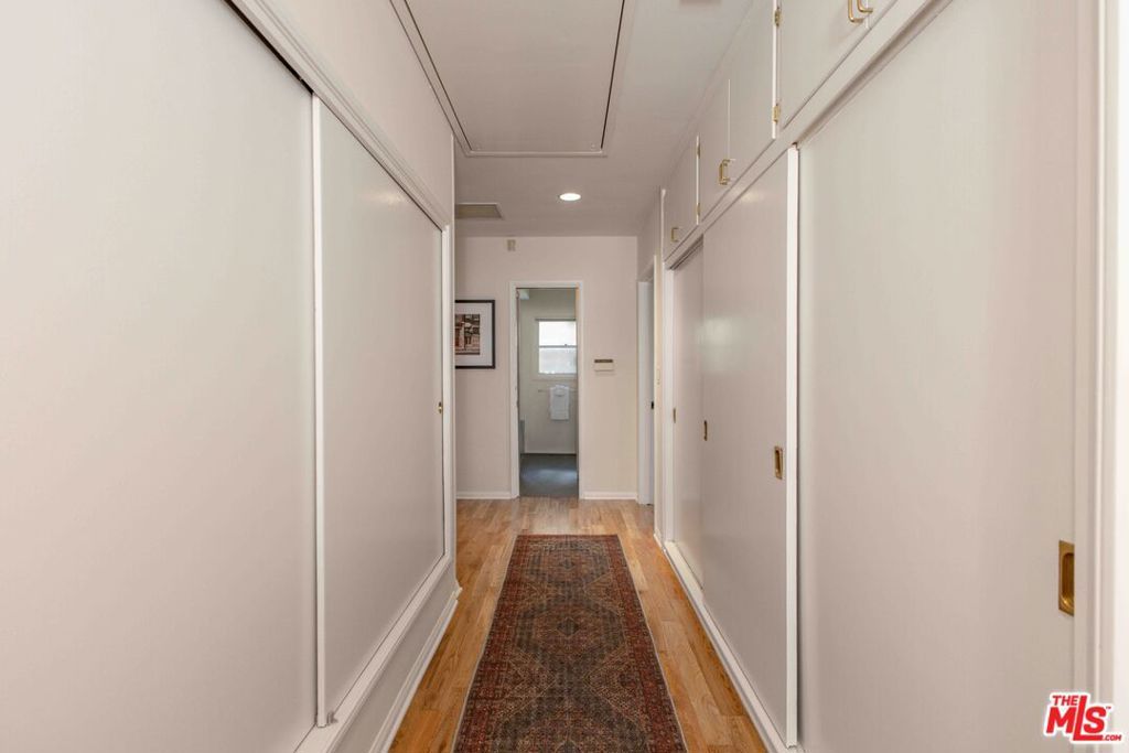 Image 43 of property listing at 2059 Kenilworth Avenue, Los Angeles, CA 90039