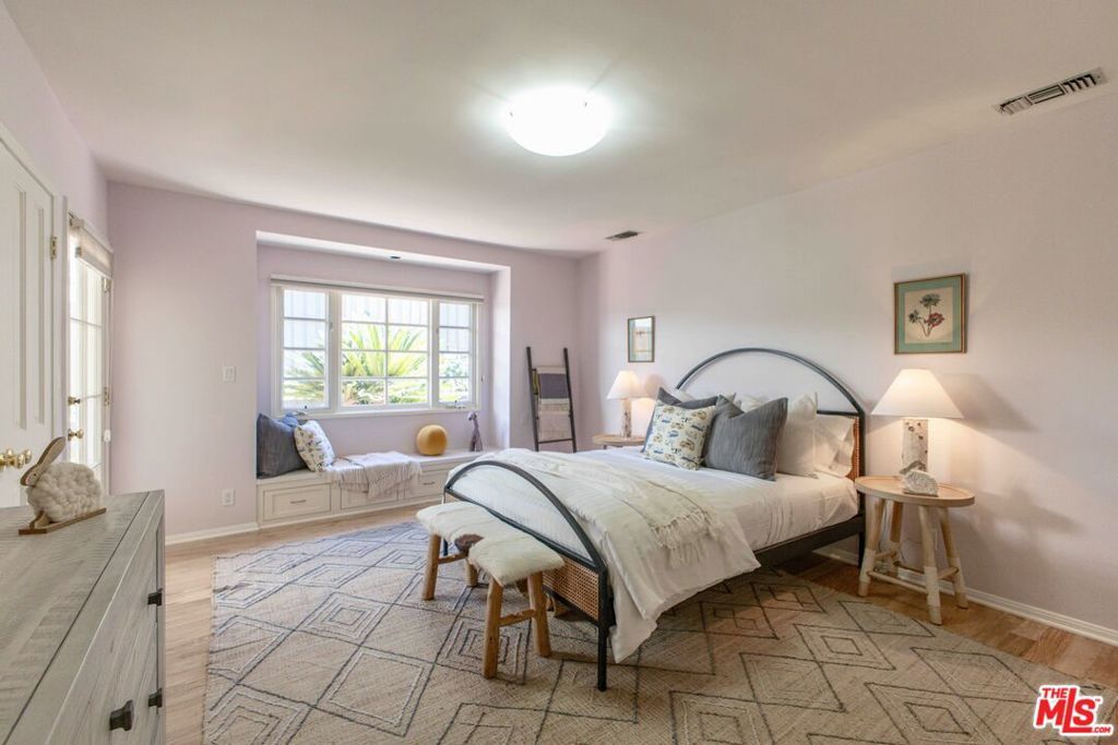 Image 45 of property listing at 2059 Kenilworth Avenue, Los Angeles, CA 90039