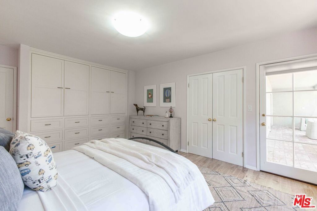 Image 46 of property listing at 2059 Kenilworth Avenue, Los Angeles, CA 90039