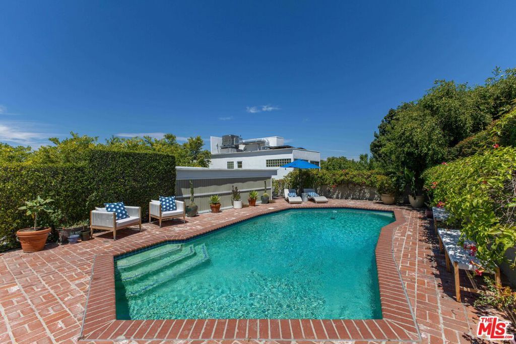 Image 67 of property listing at 2059 Kenilworth Avenue, Los Angeles, CA 90039