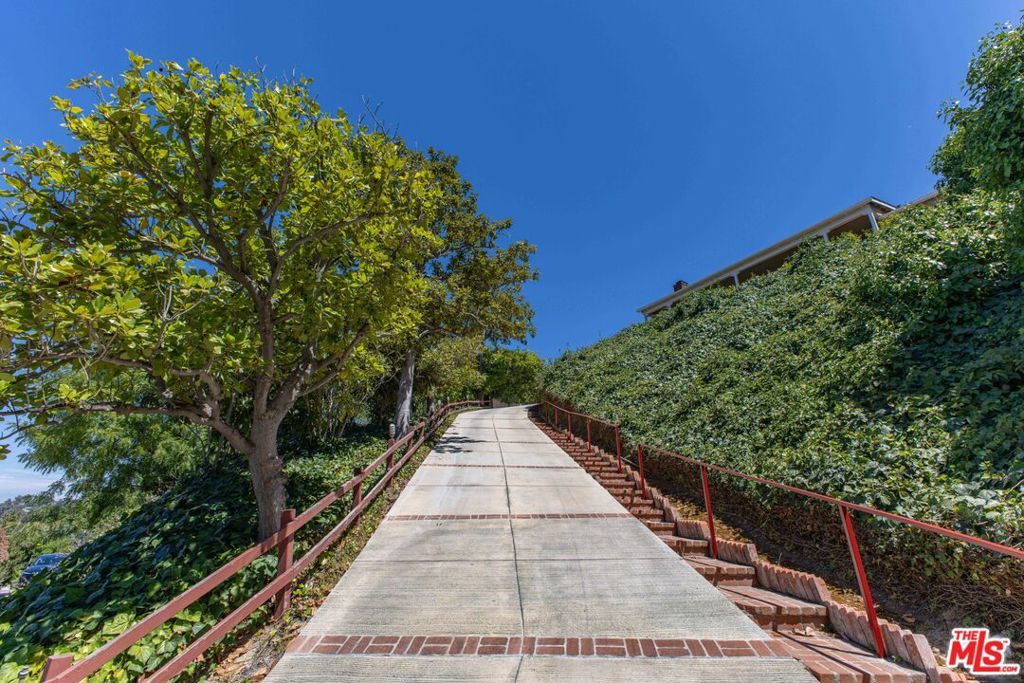 Image 71 of property listing at 2059 Kenilworth Avenue, Los Angeles, CA 90039