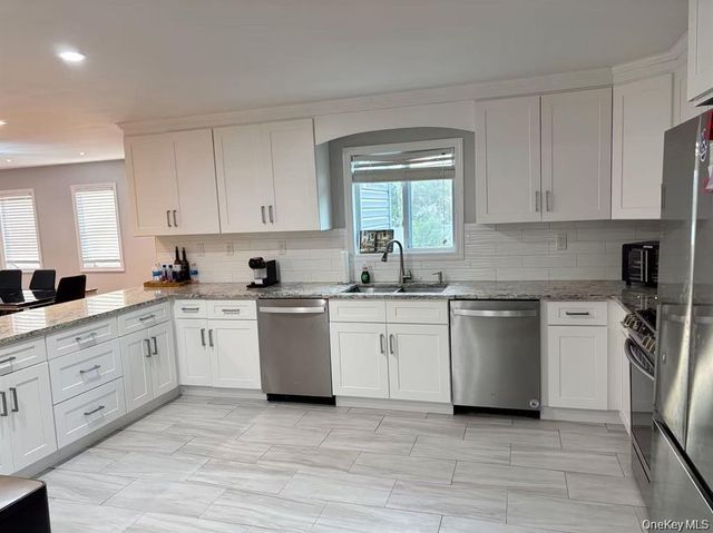 300 daub Avenue, Hewlett, NY 11557