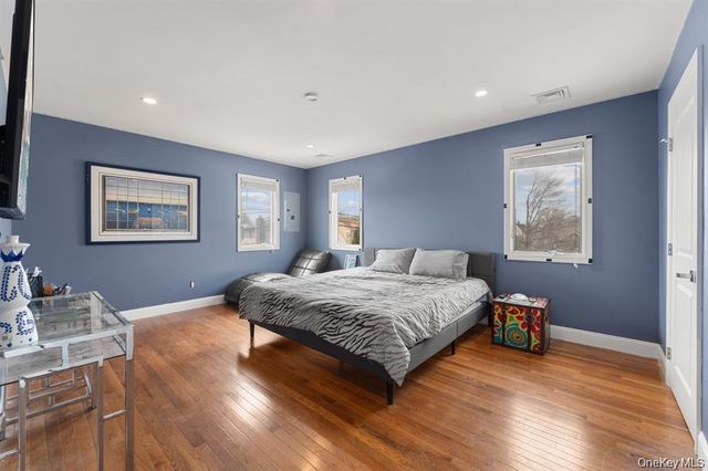 300 daub Avenue, Hewlett, NY 11557
