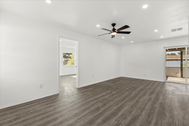 1092 DELTONA BOULEVARD, Deltona, FL 32725