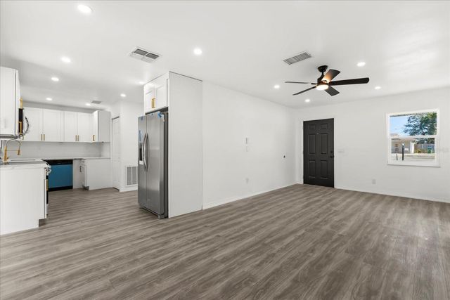 1092 DELTONA BOULEVARD, Deltona, FL 32725