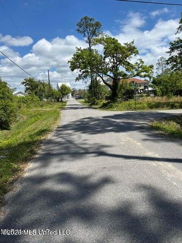 Parkview Lane, Pass Christian, MS 39571