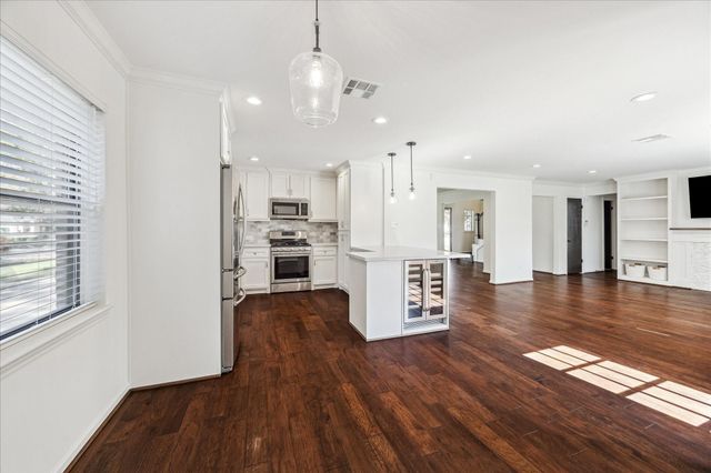 10219 Barwood Drive, Houston, TX 77043