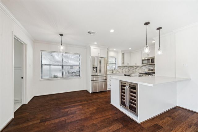 10219 Barwood Drive, Houston, TX 77043