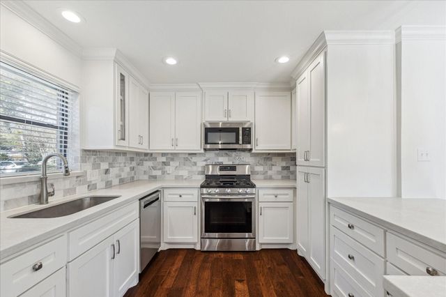 10219 Barwood Drive, Houston, TX 77043