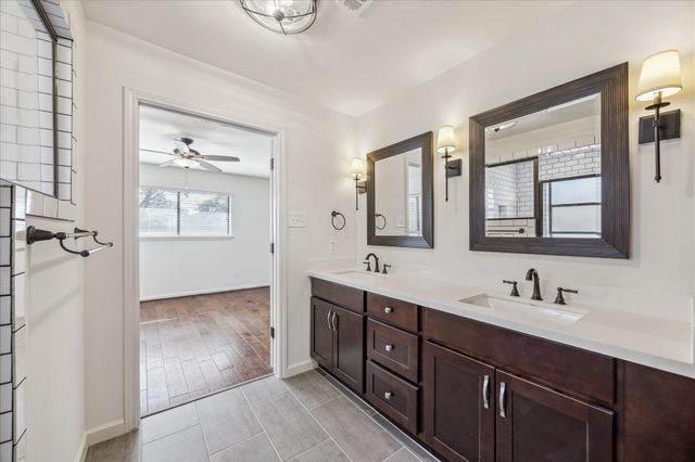 10219 Barwood Drive, Houston, TX 77043