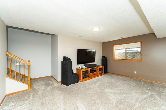 5309 Nicklaus Drive NW, Rochester, MN 55901