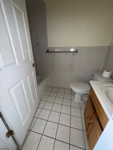 228 Port Ave, Elizabeth City, NJ 07206