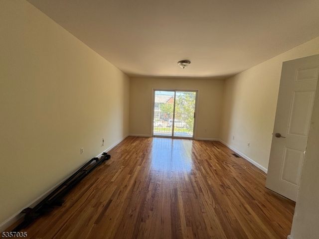 228 Port Ave, Elizabeth City, NJ 07206