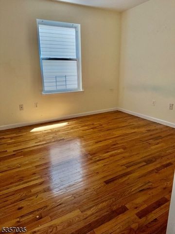 228 Port Ave, Elizabeth City, NJ 07206