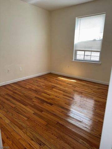 228 Port Ave, Elizabeth City, NJ 07206