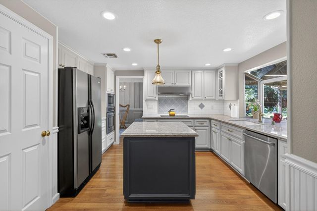11540 Bear Valley Ct, Gold River, CA 95670