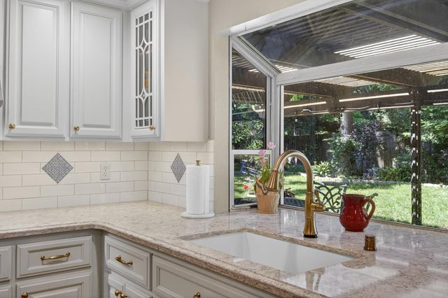 11540 Bear Valley Ct, Gold River, CA 95670