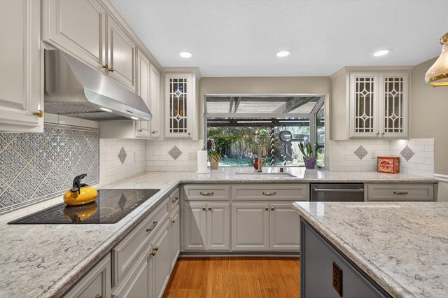 11540 Bear Valley Ct, Gold River, CA 95670