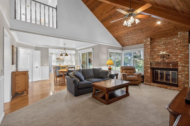 11540 Bear Valley Ct, Gold River, CA 95670