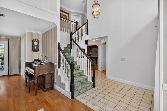 11540 Bear Valley Ct, Gold River, CA 95670