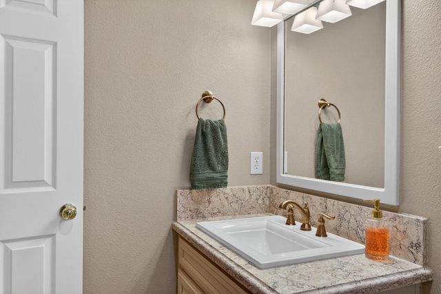 11540 Bear Valley Ct, Gold River, CA 95670