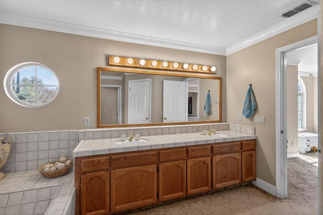 11540 Bear Valley Ct, Gold River, CA 95670