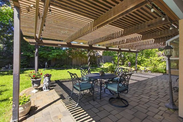 11540 Bear Valley Ct, Gold River, CA 95670
