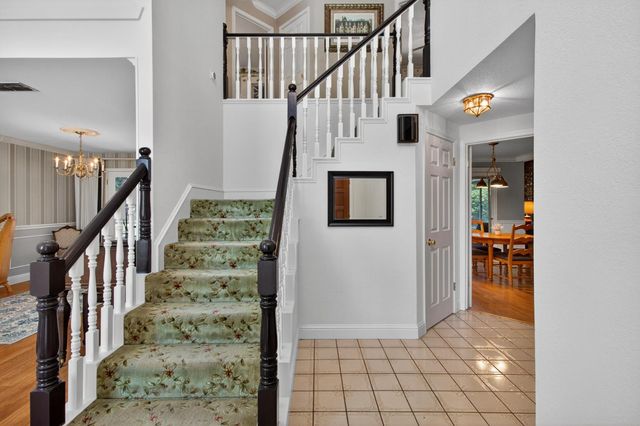 11540 Bear Valley Ct, Gold River, CA 95670