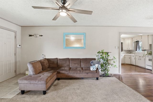 4304 Hodgkins Road, Lake Worth, TX 76135