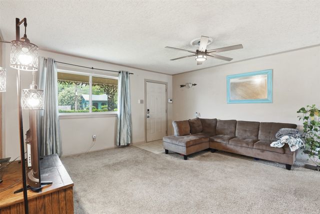 4304 Hodgkins Road, Lake Worth, TX 76135