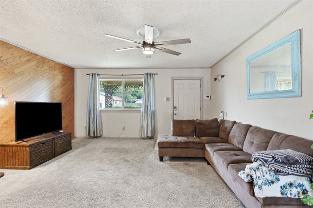 4304 Hodgkins Road, Lake Worth, TX 76135