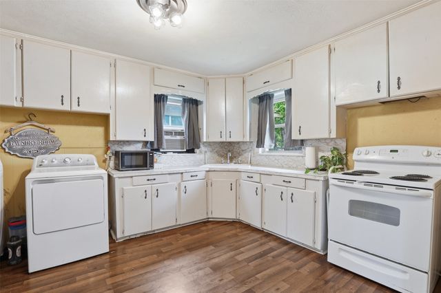 4304 Hodgkins Road, Lake Worth, TX 76135