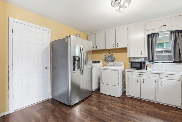 4304 Hodgkins Road, Lake Worth, TX 76135
