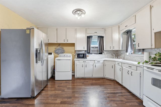 4304 Hodgkins Road, Lake Worth, TX 76135