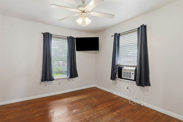 4304 Hodgkins Road, Lake Worth, TX 76135