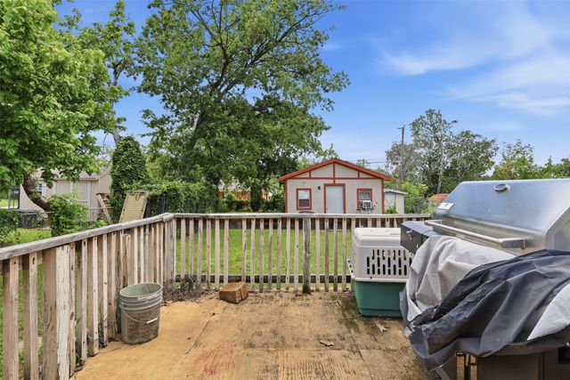 4304 Hodgkins Road, Lake Worth, TX 76135